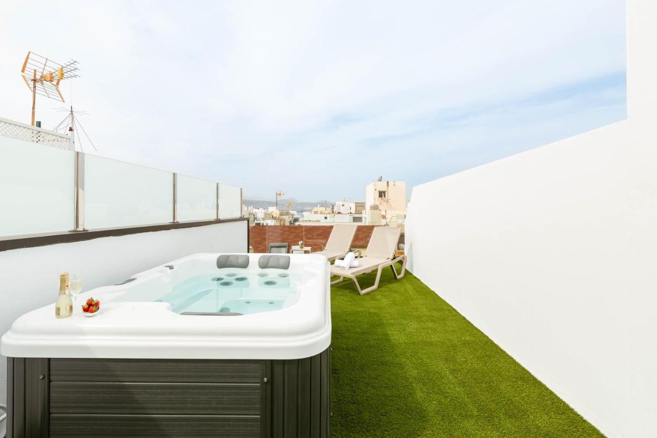 شقة Luxury Penthouse With Jacuzzi La Strada لاس بالماس دي غران كاناريا المظهر الخارجي الصورة